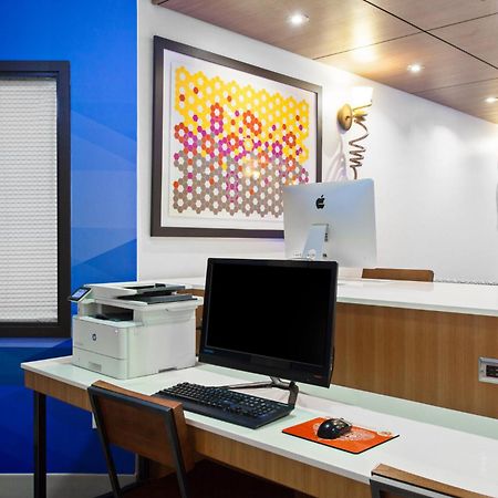 Holiday Inn Express & Suites Oakland - Airport By Ihg מראה חיצוני תמונה