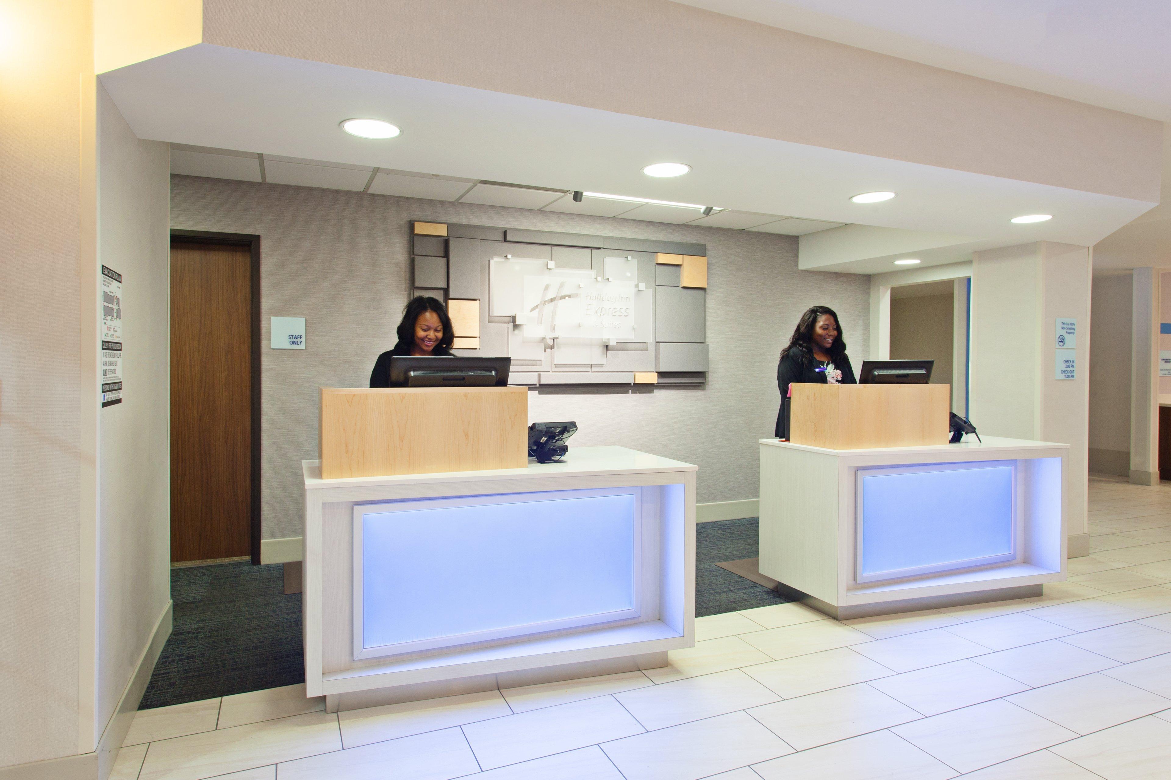 Holiday Inn Express & Suites Oakland - Airport By Ihg מראה חיצוני תמונה