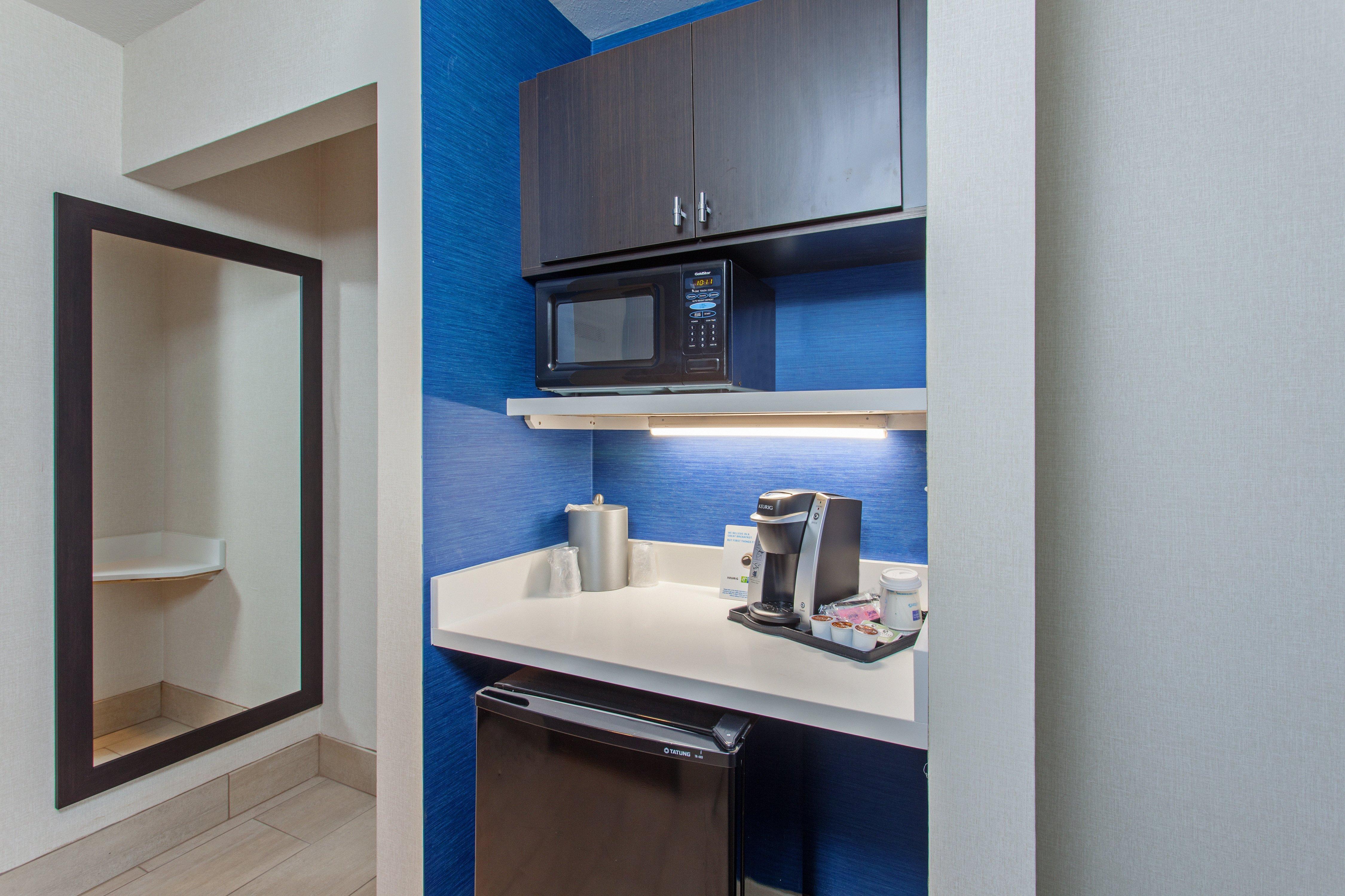 Holiday Inn Express & Suites Oakland - Airport By Ihg מראה חיצוני תמונה