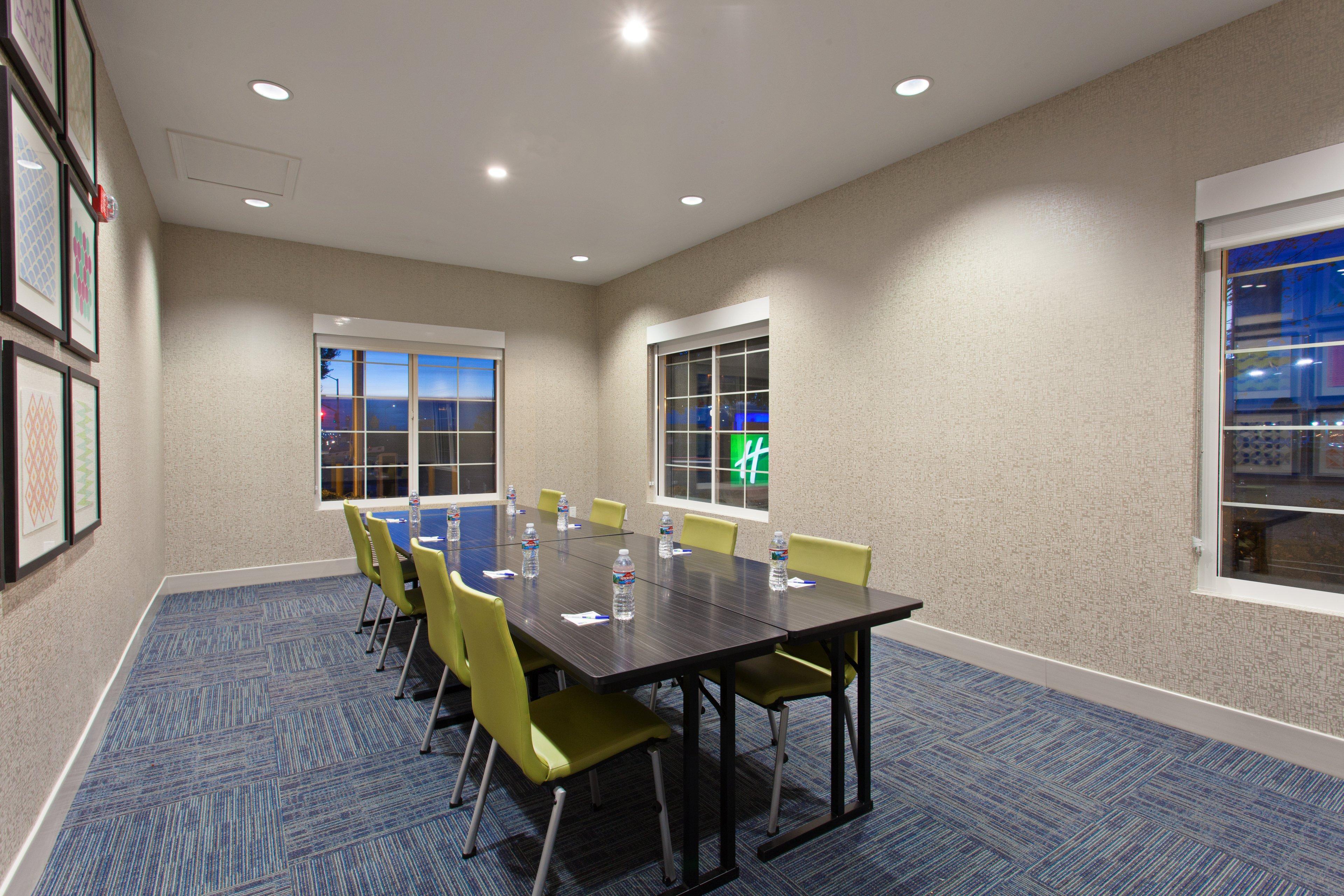 Holiday Inn Express & Suites Oakland - Airport By Ihg מראה חיצוני תמונה