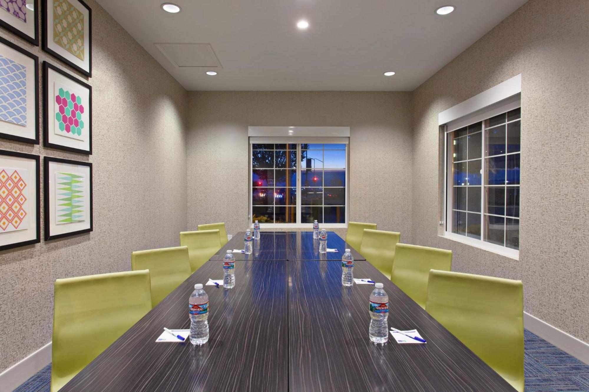 Holiday Inn Express & Suites Oakland - Airport By Ihg מראה חיצוני תמונה