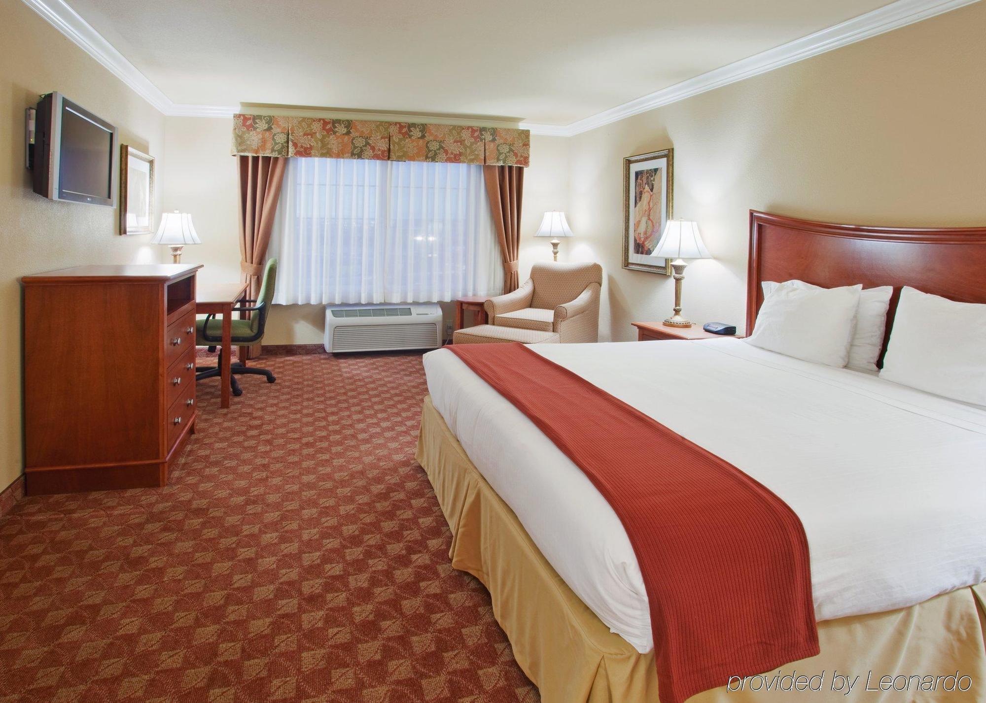 Holiday Inn Express & Suites Oakland - Airport By Ihg מראה חיצוני תמונה