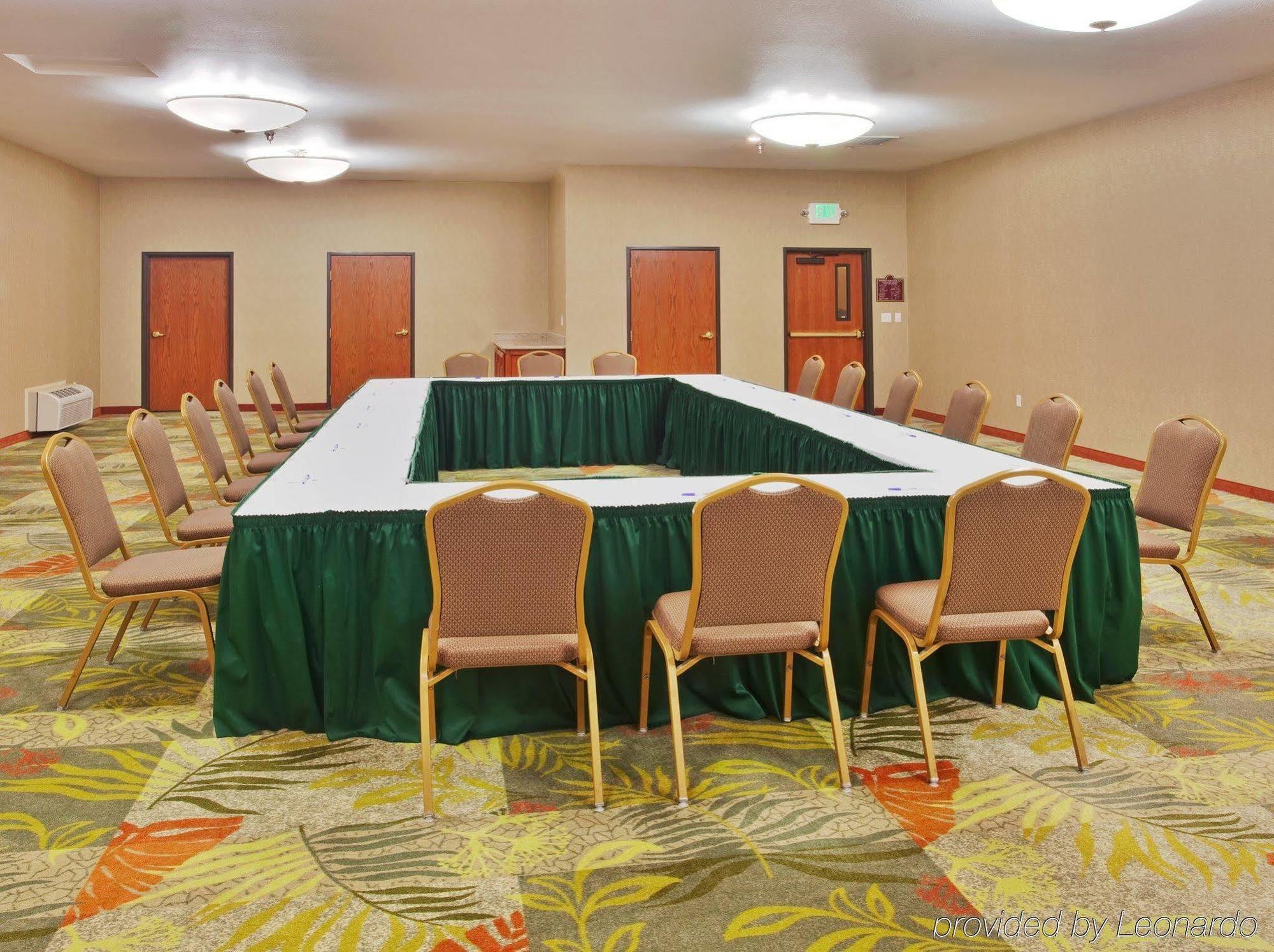 Holiday Inn Express & Suites Oakland - Airport By Ihg מראה חיצוני תמונה