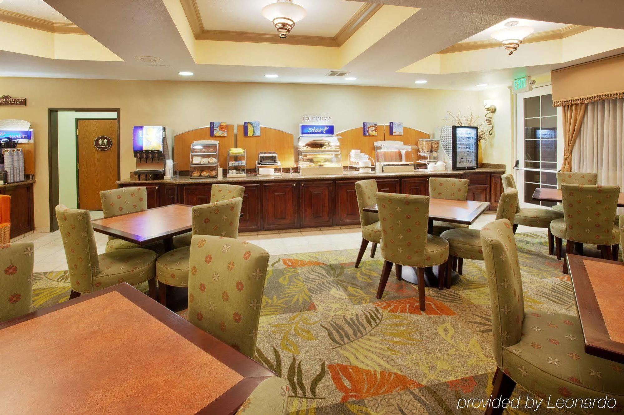 Holiday Inn Express & Suites Oakland - Airport By Ihg מראה חיצוני תמונה