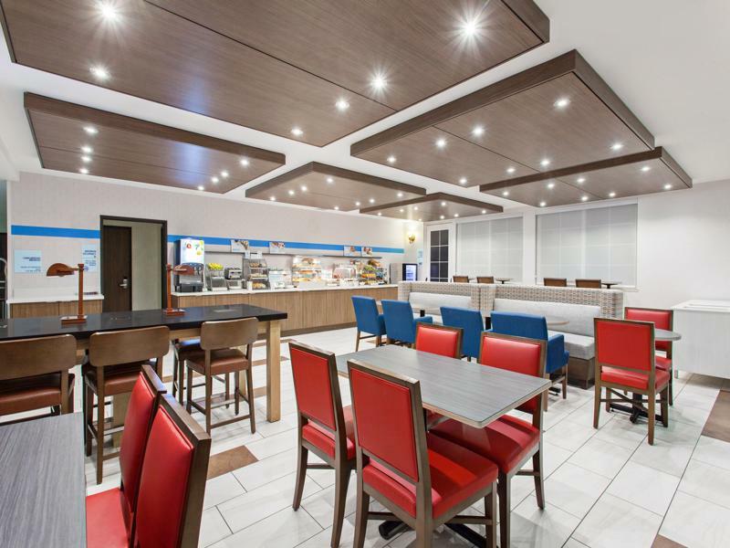 Holiday Inn Express & Suites Oakland - Airport By Ihg מראה חיצוני תמונה